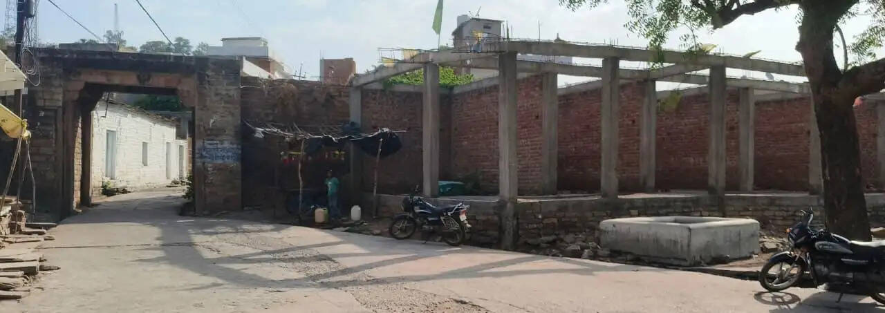 चंदेरी में सरकारी जमीन पर अवैध निर्माण का आरोप, नगर पालिका की कार्यप्रणाली पर उठे सवाल