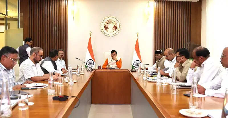 मप्रः मुख्यमंत्री ने राज्य को मिल्क कैपिटल बनाने के संकल्प की पूर्ति में कार्यों की गति बढ़ाने के दिए निर्देश