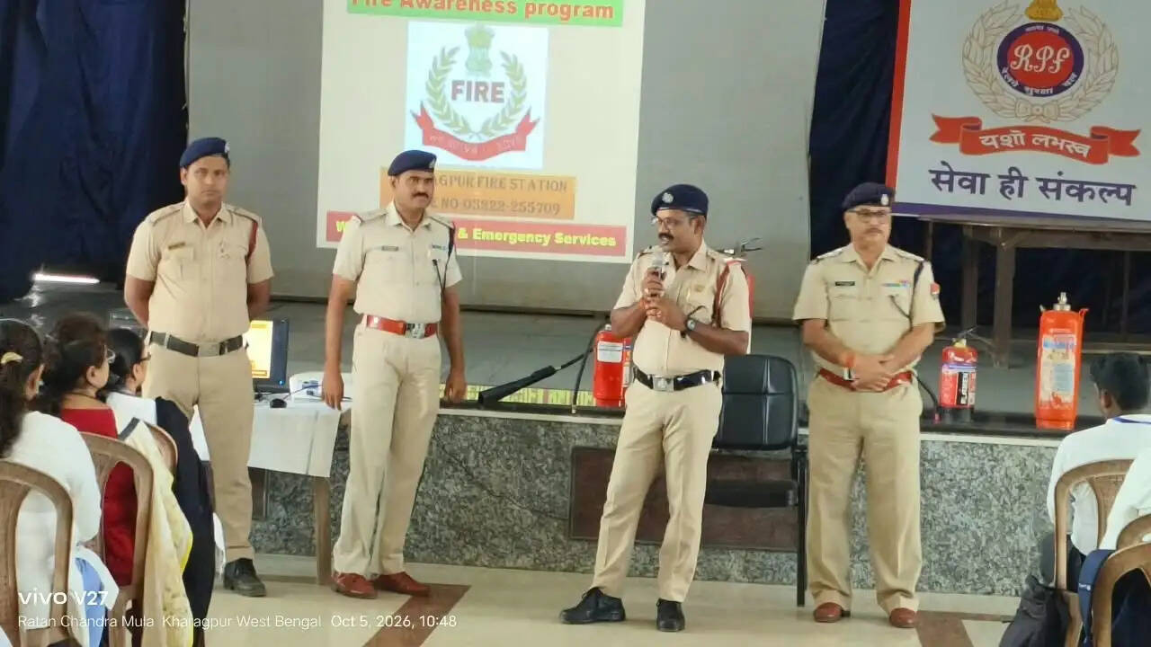 खड़गपुर रेल मंडल में कर्मियों के 9वें बैच को अग्निशमन प्रशिक्षण