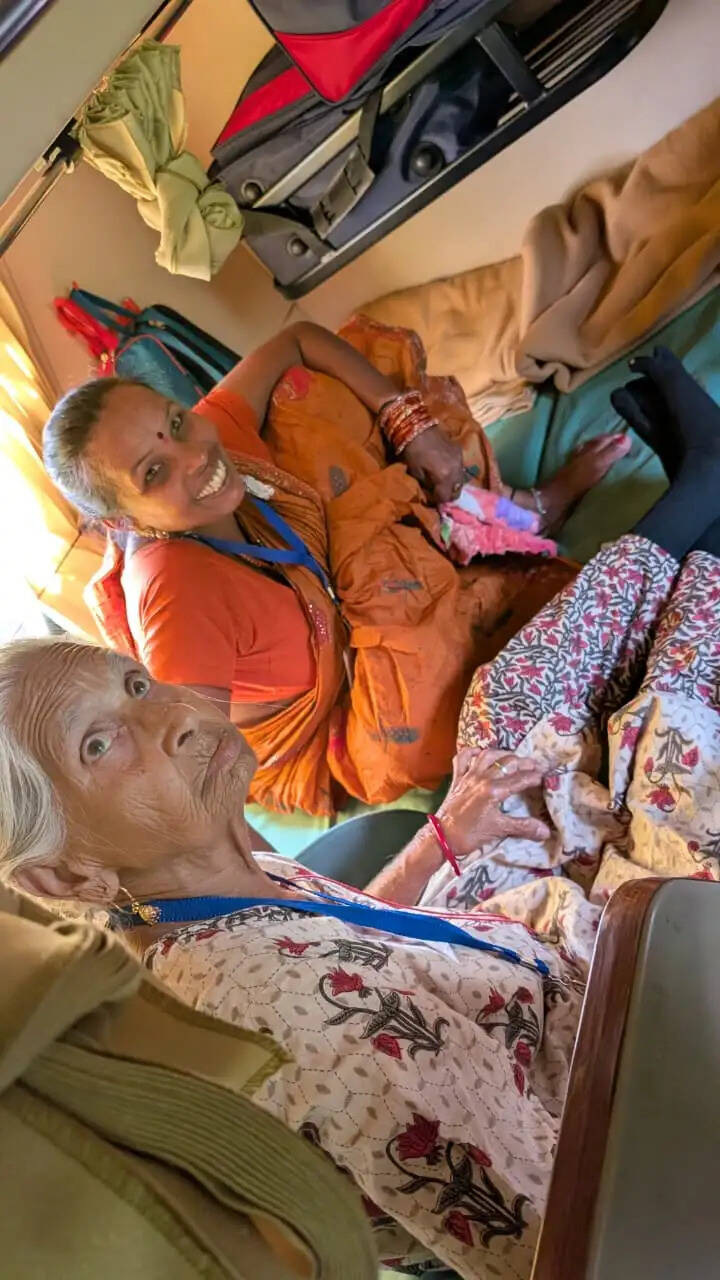 बीएफसीएल की पहल पर अयोध्या रवाना हुए 30 बुजुर्ग, करेंगे श्रीरामलला के दर्शन