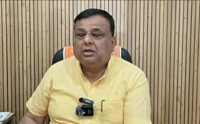 सोलन–सुबाथू मार्ग की बदहाल हालत पर भाजपा का विरोध, शीघ्र स्थायी समाधान की मांग