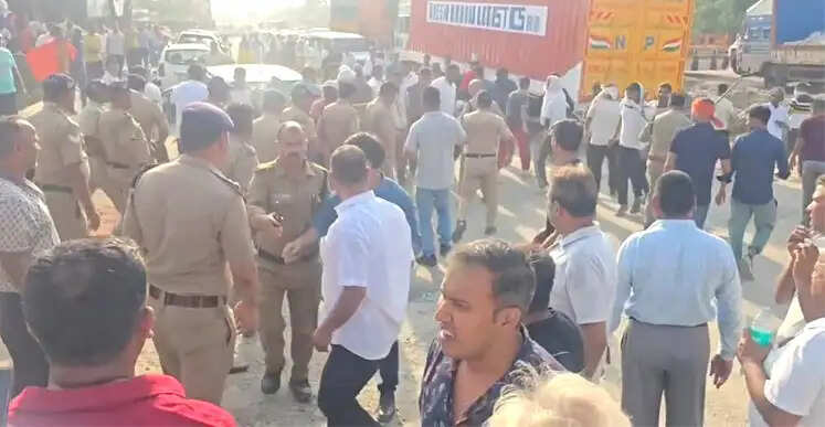 हरिद्वार में जमीन को लेकर जंग: बहादराबाद में आमने-सामने आए दो पक्ष