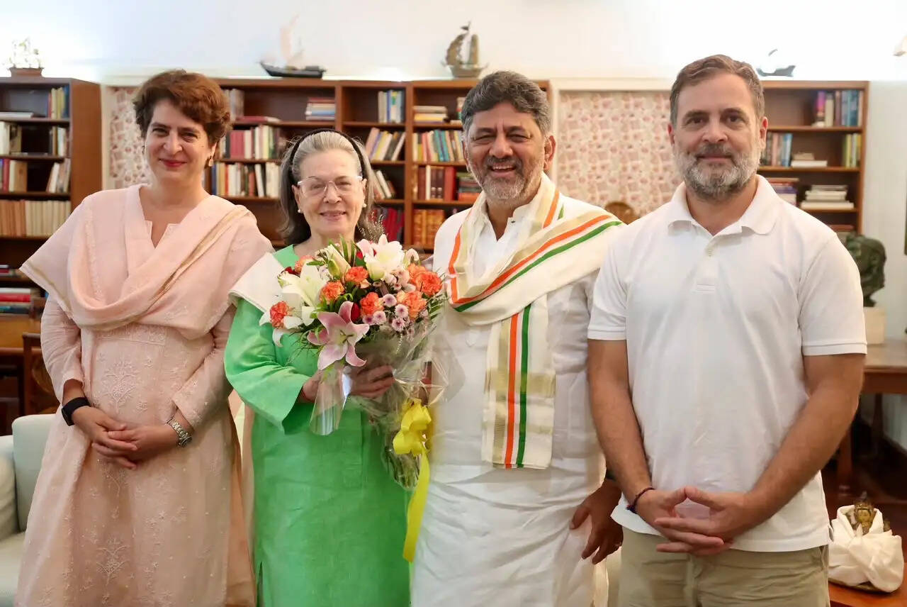 कांग्रेस नेतृत्व से मिले कर्नाटक और तमिलनाडु के मुख्यमंत्री, संगठन और विकास से जुड़े मुद्दों पर हुई चर्चा