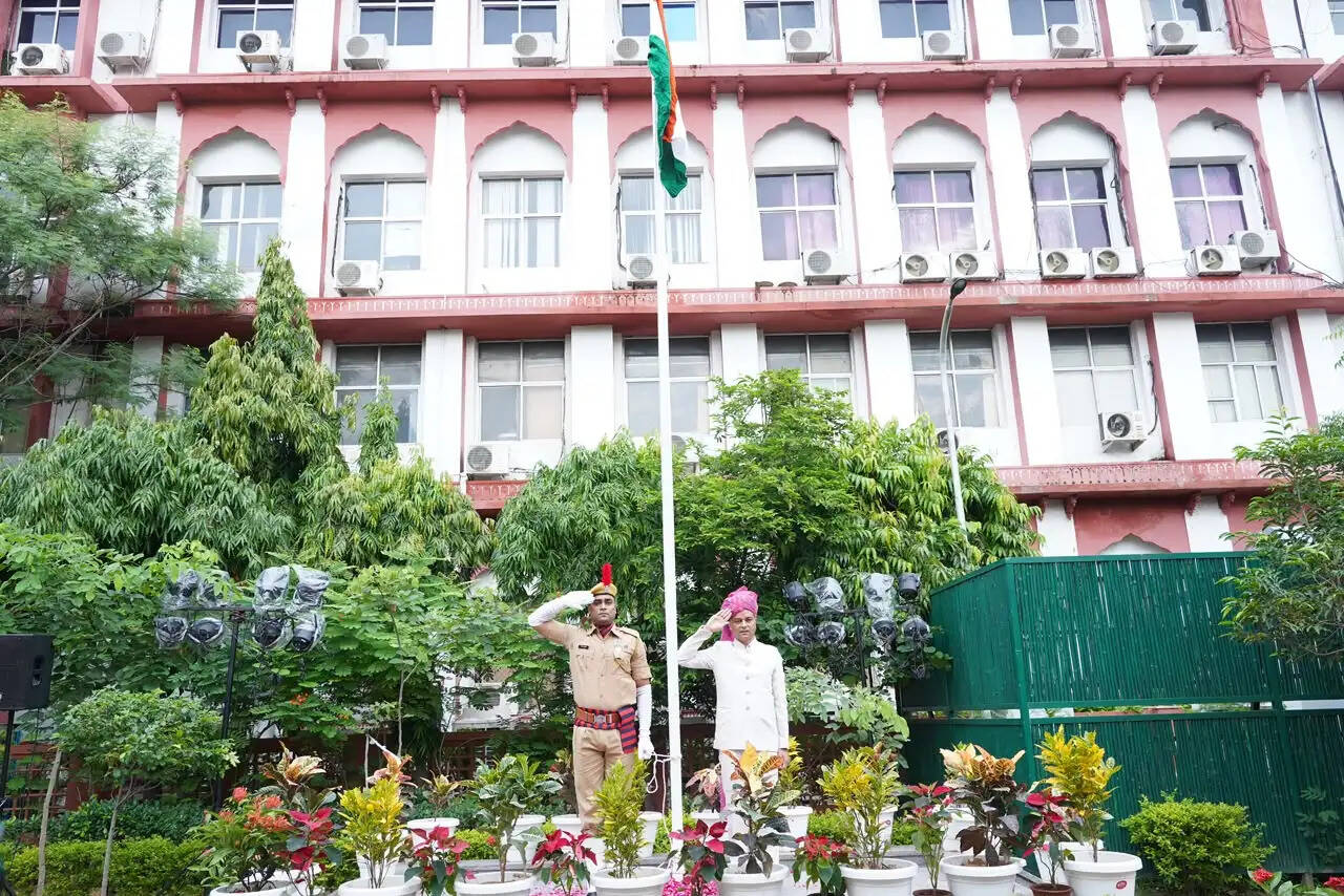 जेडीए में हर्षोल्लास और गरिमापूर्ण वातावरण में मनाया 80वां स्वतंत्रता दिवस