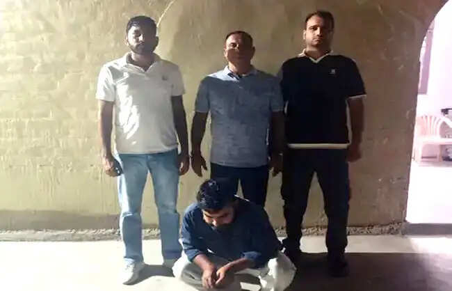 महेंद्रगढ़ में खाली प्लॉट से 158 किलो पटाखे बरामद, आरोपी गिरफ्तार