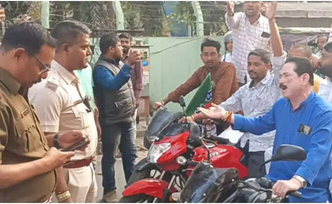 भाजपा के बाइक रैली को पुलिस ने रोका