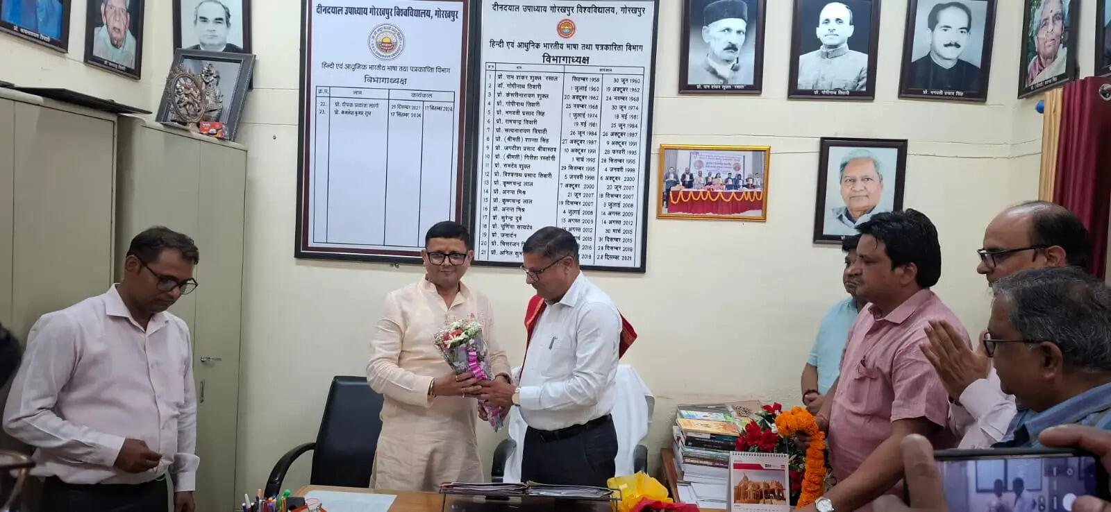 प्रो. विमलेश मिश्र ने संभाली हिंदी विभागाध्यक्ष की जिम्मेदारी