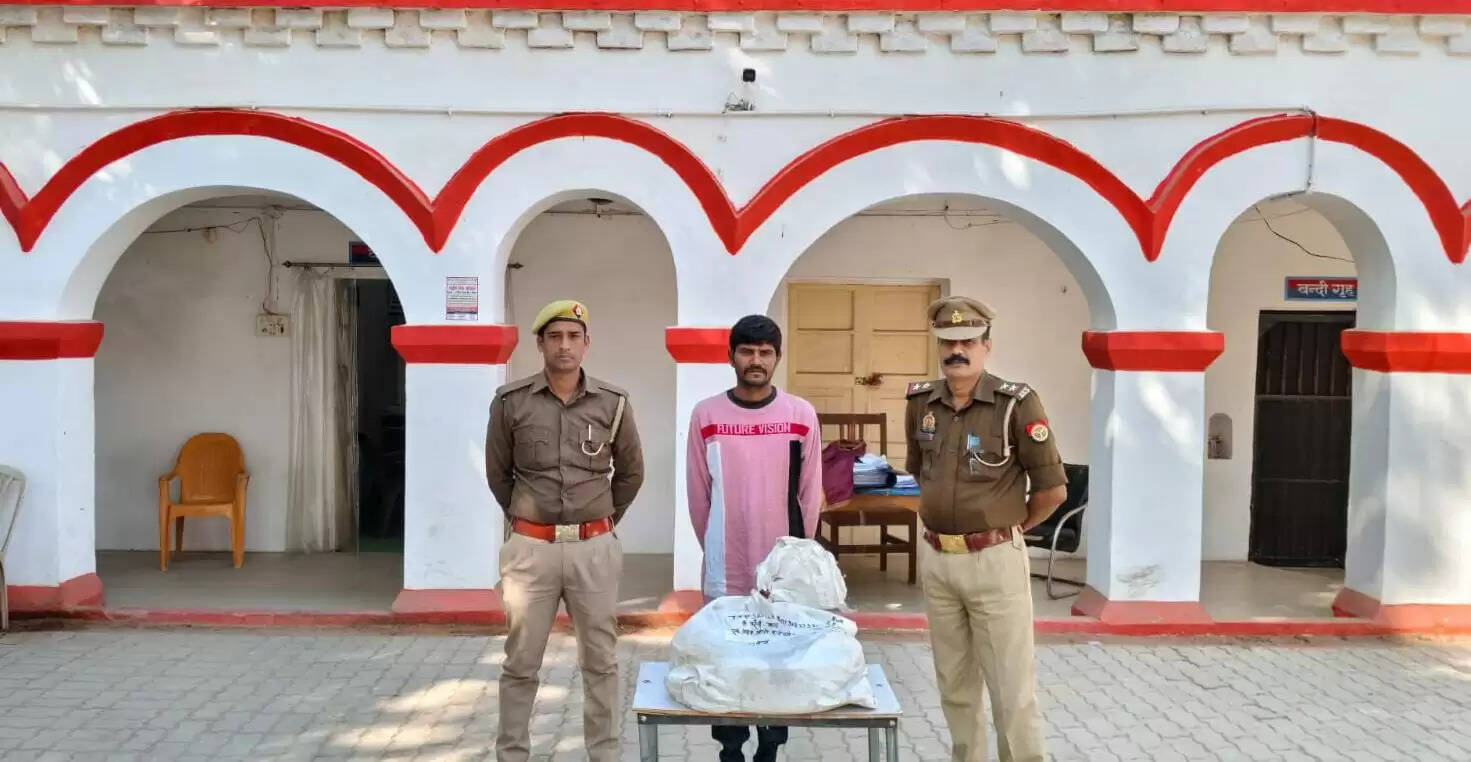 पुलिस ने चाेरी के माल समेत एक आरोपित काे दबोचा