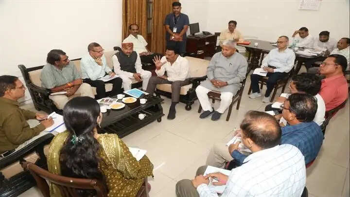 ग्वालियर-चंबल संभाग की सभी नहरों की सफाई एवं मरम्मत का कार्य अभियान बतौर किया जाएः मंत्री सिलावट