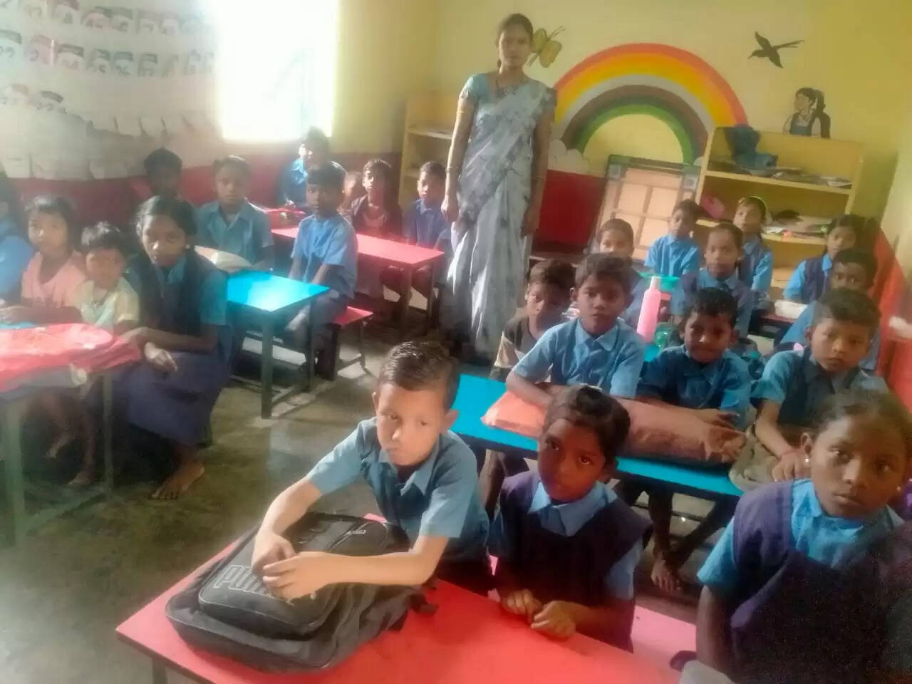 युक्तियुक्तकरण पश्चात नियमित लग रही कक्षाएं, बच्चों में दिख रहा उत्साह