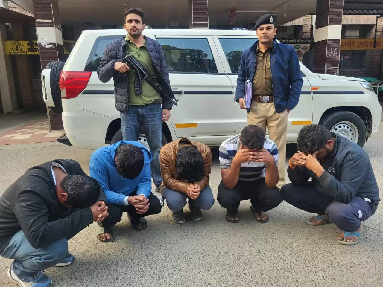 सिरसा पुलिस ने मध्य प्रदेश से पकड़े पांच साइबर ठग