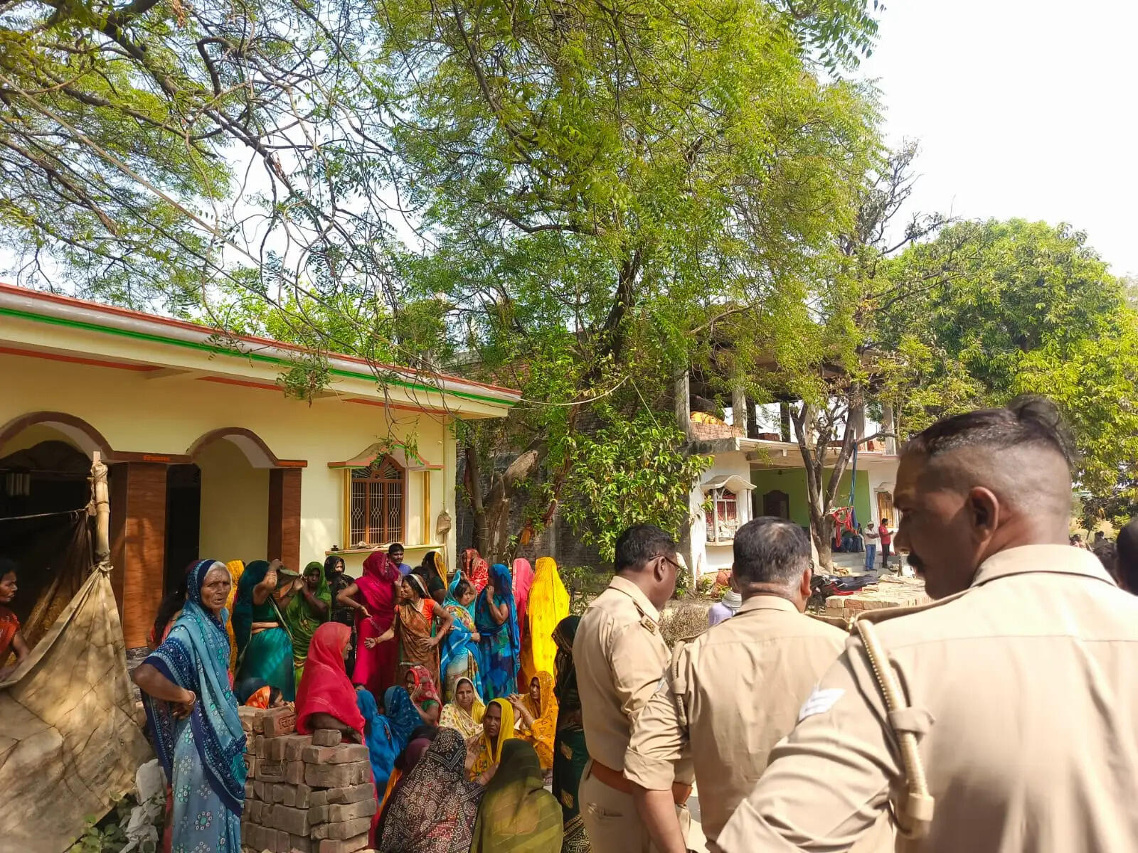 विवाहिता की संदिग्ध मौत, ससुरालियाें पर लगा दहेज हत्या का आरोप