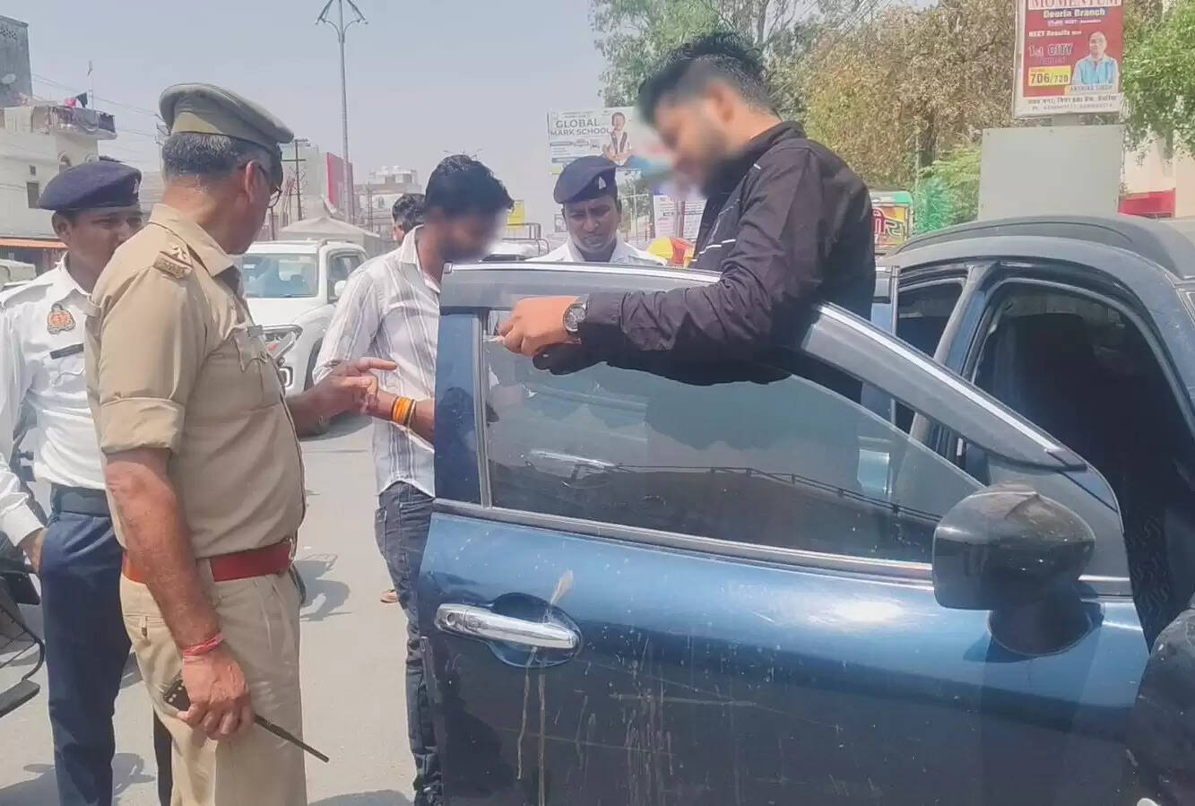 देवरिया में यातायात पुलिस ने 156 वाहनों का चालान किया