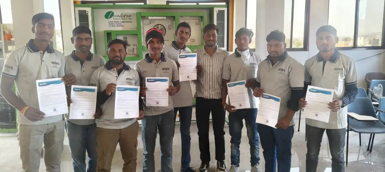 अदाणी फाउंडेशन के प्रयास 45 युवाओं को मिली नौकरी