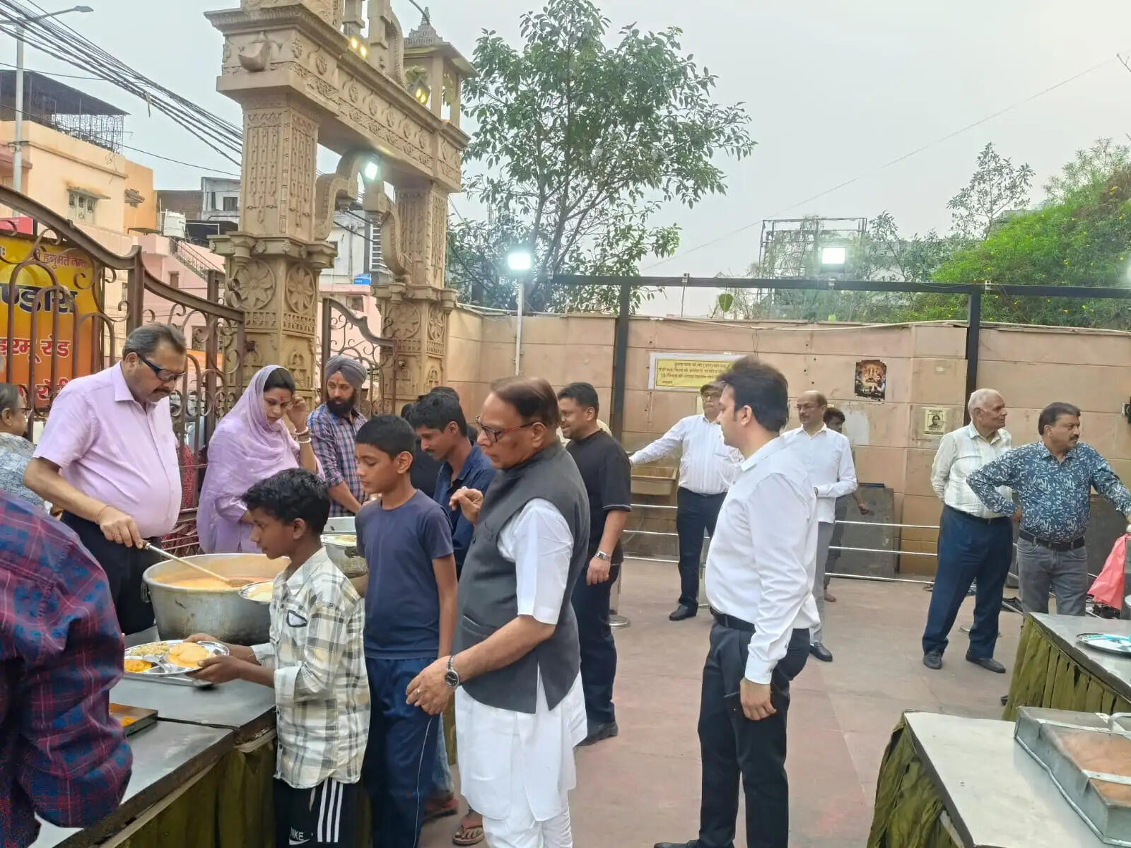 श्याम भंडारे में भक्तों ने पाया श्रद्धापूर्वक&nbsp;खाटू नरेश का प्रसाद