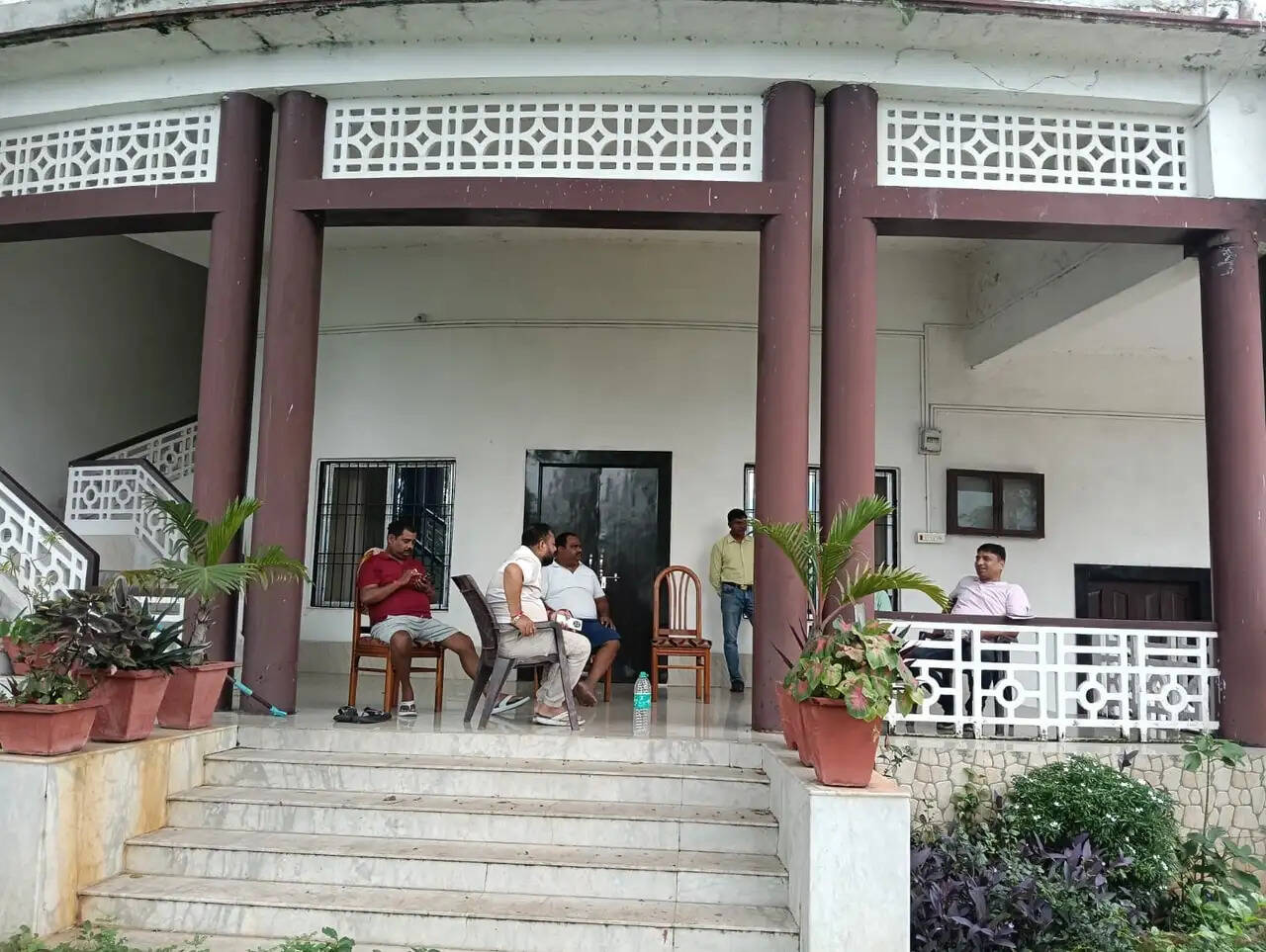 मसानजोर गेस्ट हाउस में चिकित्सक मृत मिले, जांच में जुटी पुलिस