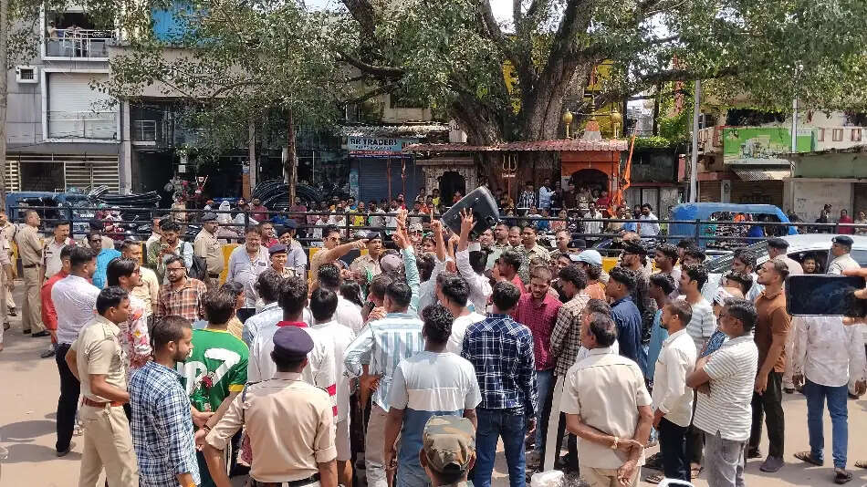 टिकरापारा की प्रार्थना सभा का विरोध, मतांतरण के आरोप से गरमाया माहौल