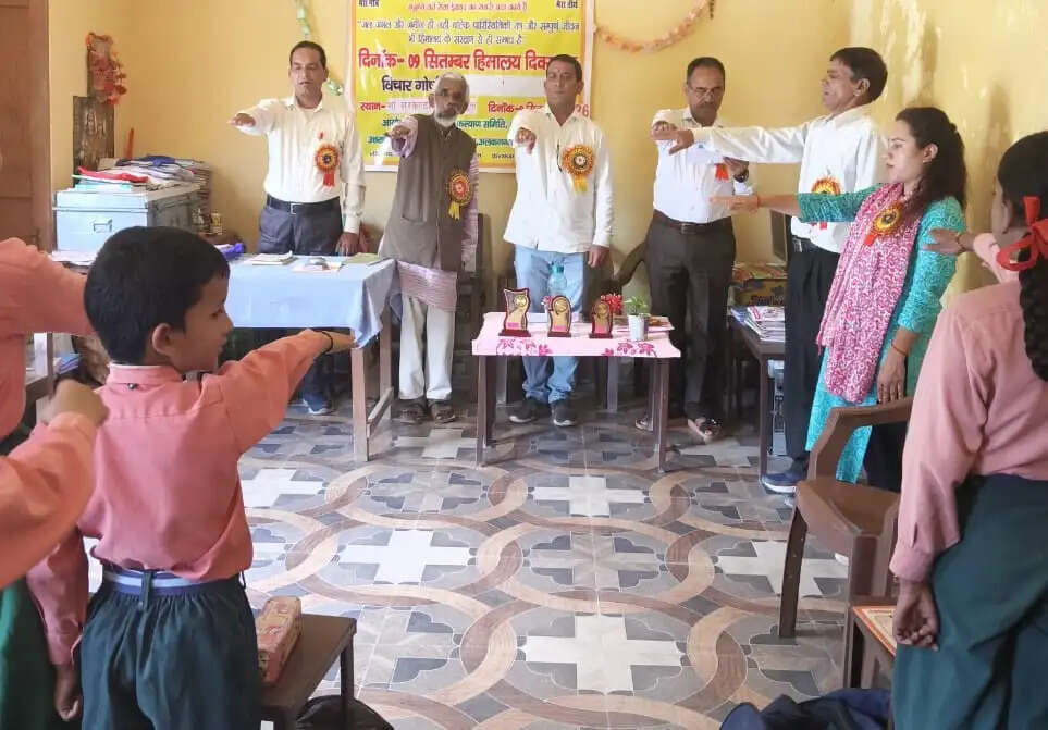 हर खुशी के मौके पर एक पेड़ लगाएं और उसकी देखभाल करेंः जड़धारी
