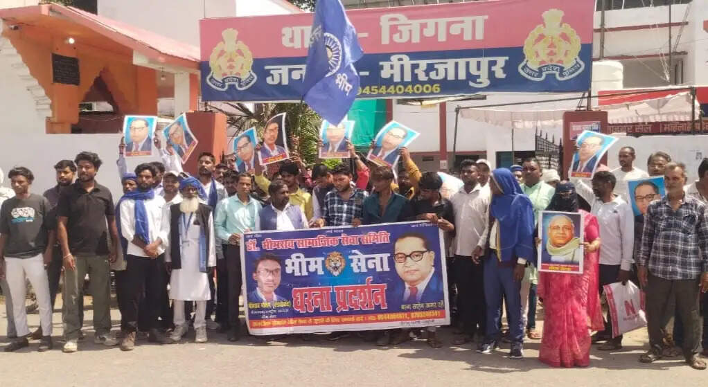 पुलिसकर्मियों की आठ घंटे की ड्यूटी और साप्ताहिक अवकाश की मांग