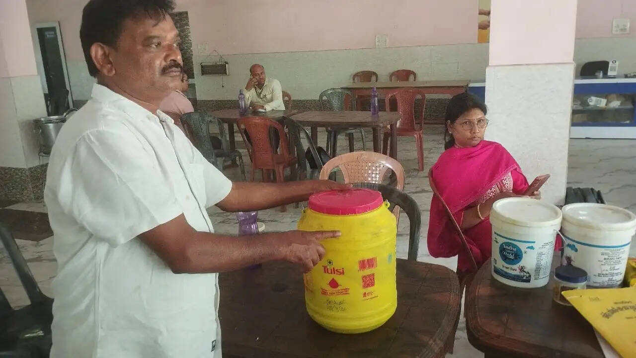 डीपीएस स्कूल बोकारो के कैंटीन में छापेमारी