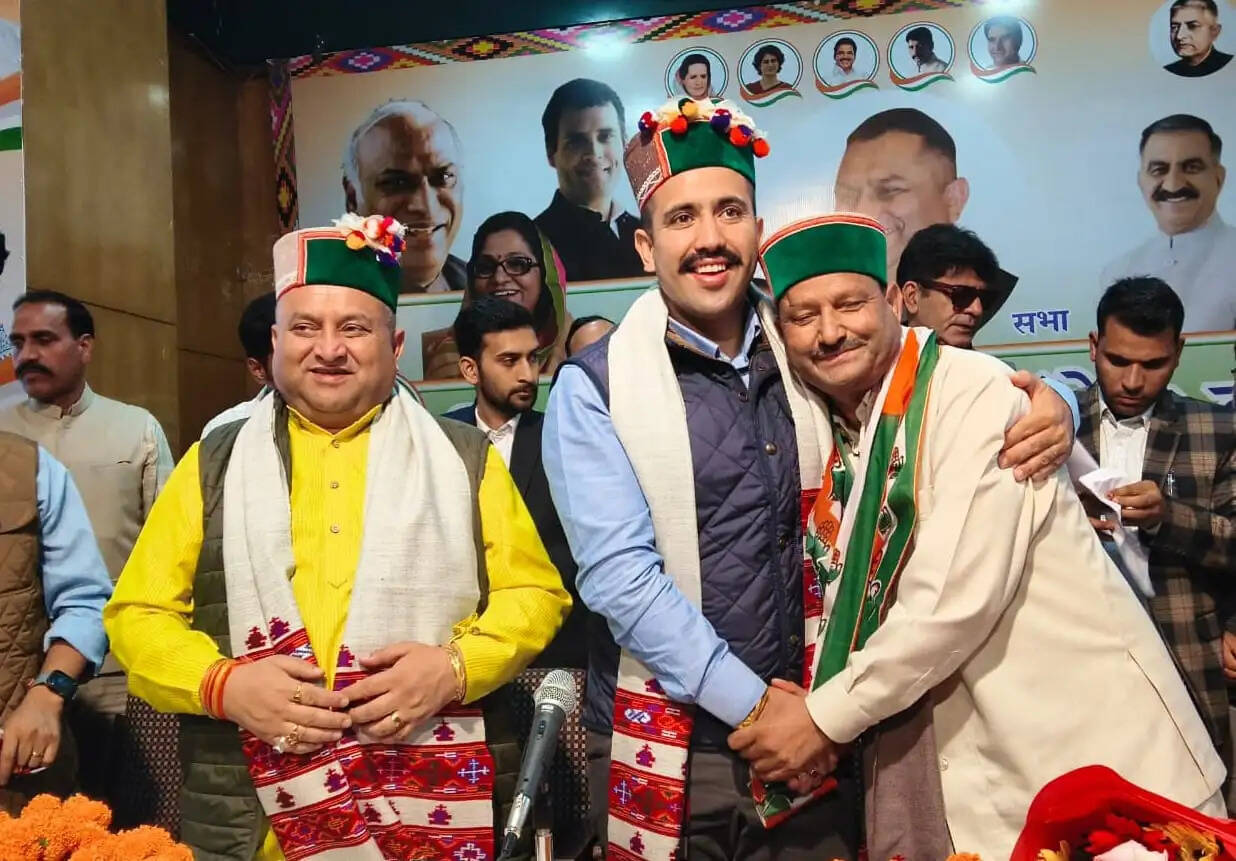 पूर्व भाजपा प्रत्याशी बृजलाल कांग्रेस में शामिल, सैकड़ों समर्थकों ने भी थामा पार्टी का दामन