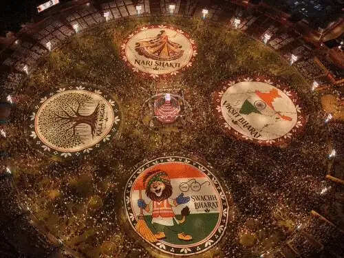 46 हजार से अधिक लोगों ने एक साथ गरबा खेलकर बनाया वर्ल्ड रिकॉर्ड, 'विकसित वडोदरा से विकसित गुजरात' का दिया संदेश