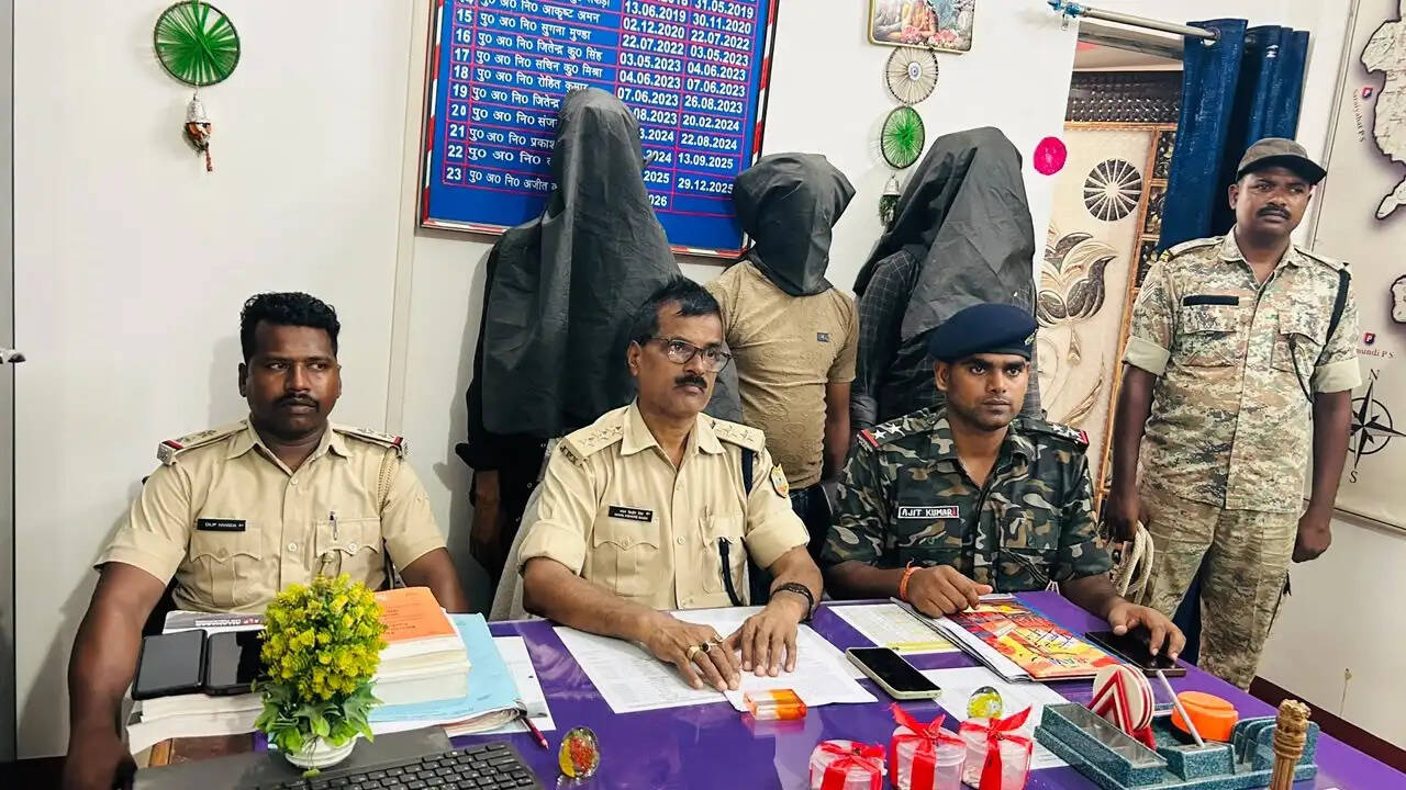 पुलिस ने ब्राउन शुगर के साथ तीन युवकों को किया गिरफ्तार