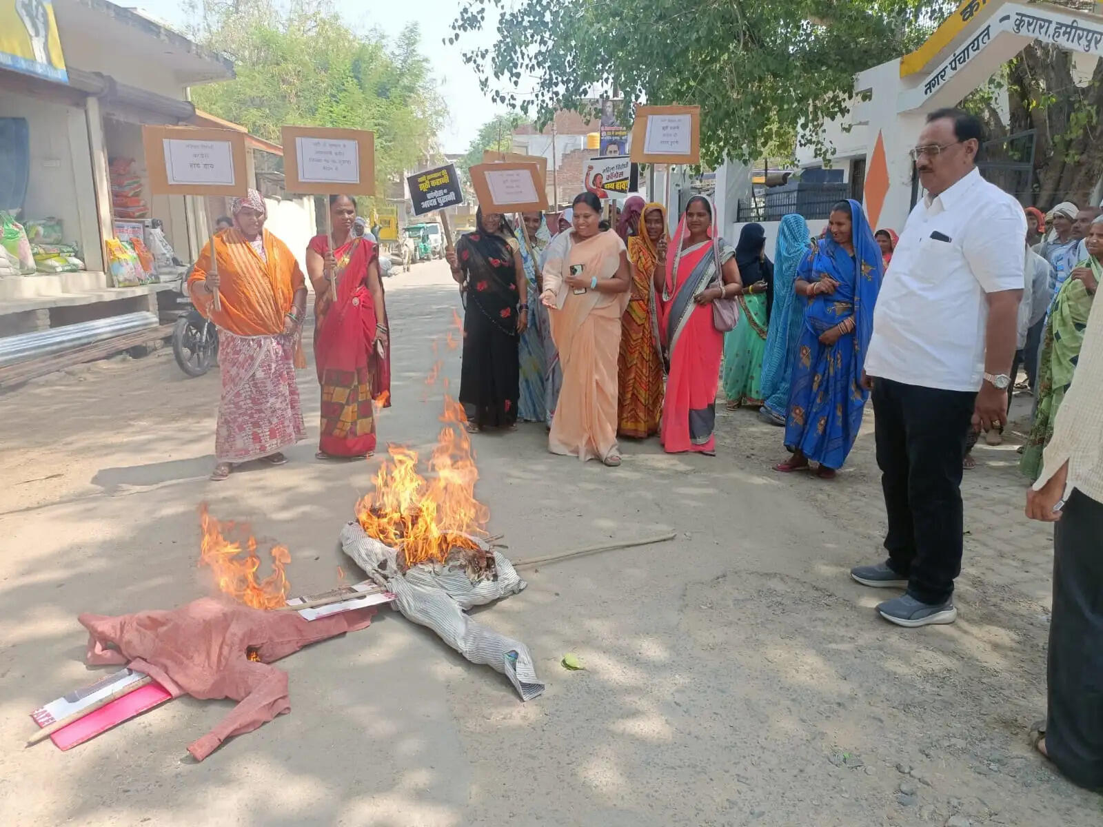 सपा-कांग्रेस की पहचान, नारी शक्ति का अपमान