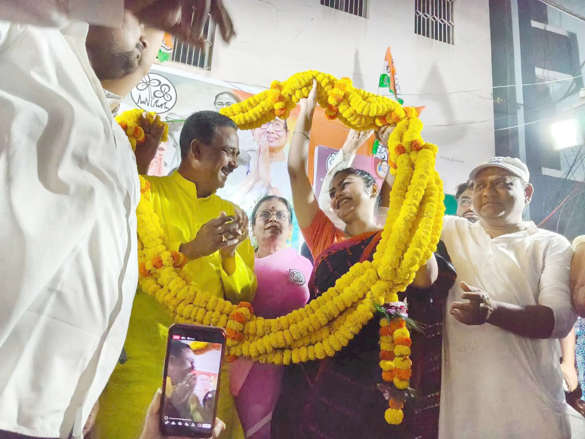 चुनाव 26 : खड़गपुर-मेदिनीपुर में सायनी घोष ने तृणमूल उम्मीदवारों का किया समर्थन