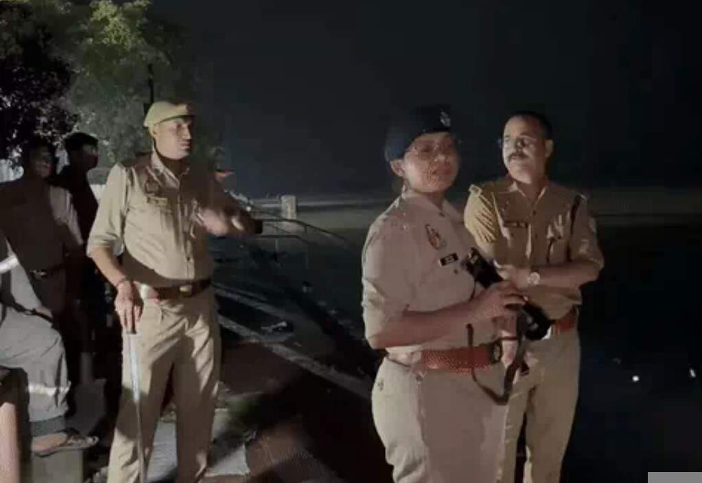 गंगा में नहाने गए दो किशोर तेज बहाव में लापता, तलाश में जुटी पुलिस