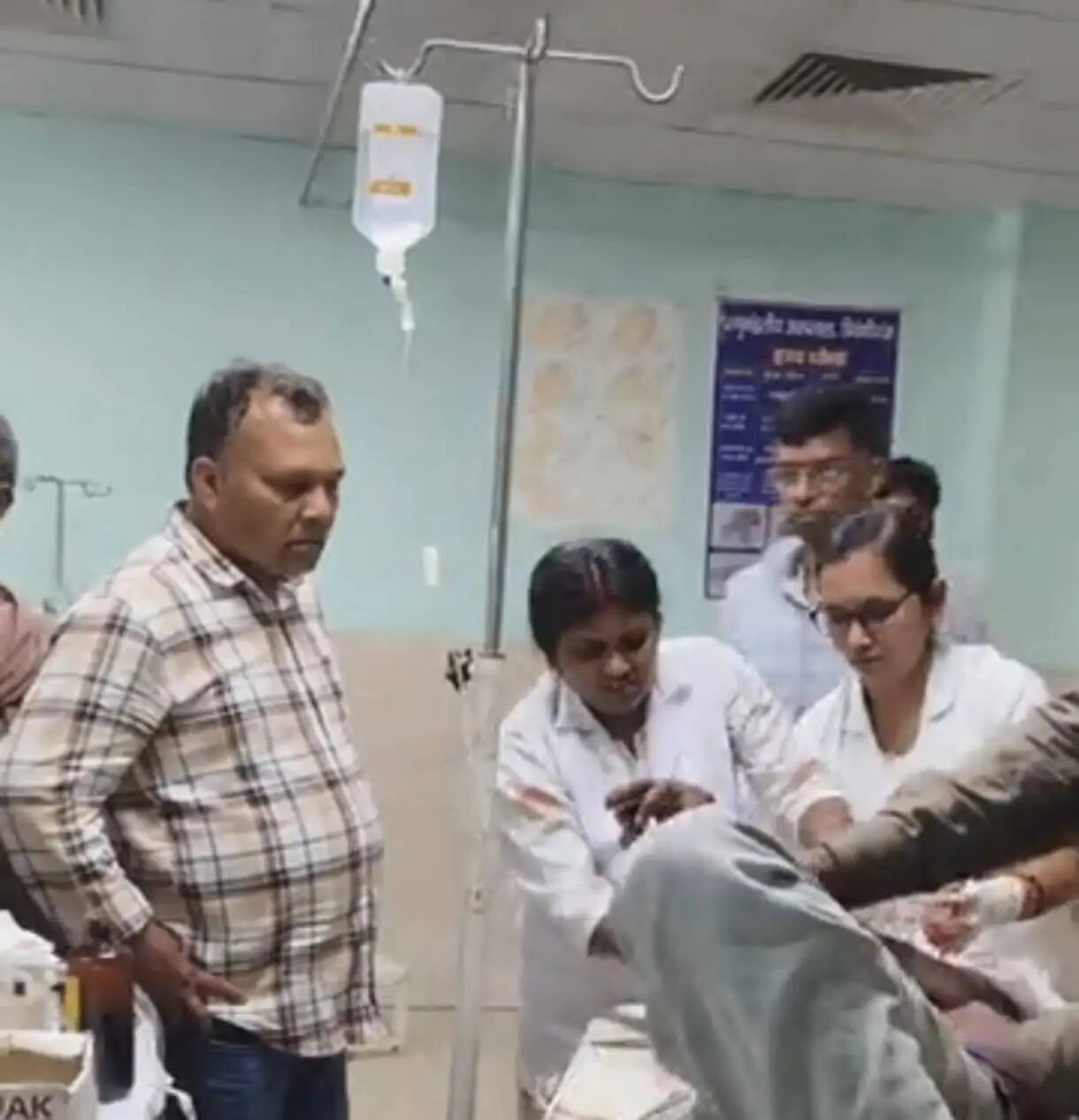 त्रिवेणीगंज में तेज रफ्तार स्कॉर्पियो का कहर, बाइक सवार दो युवक घायल; पुलिस ने चालक को दबोचा