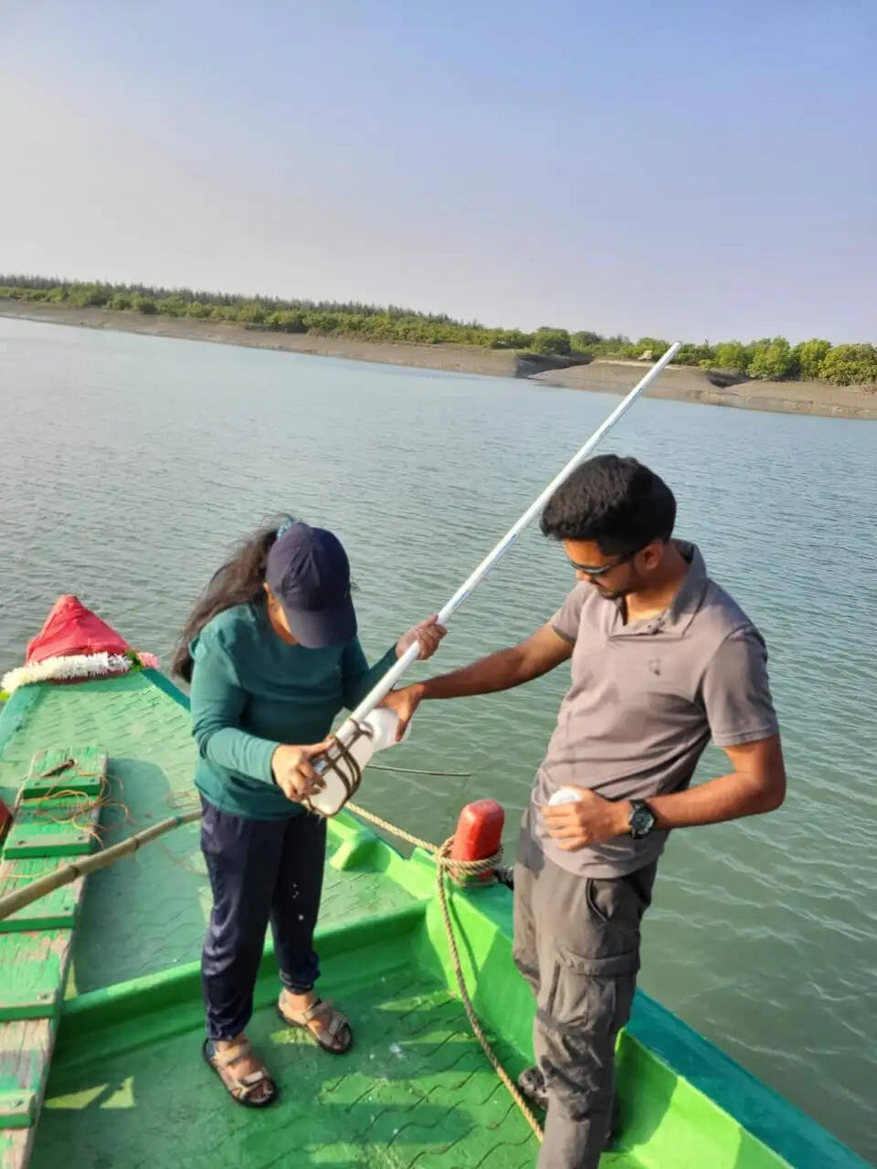 आईआईटी खड़गपुर के शाेध में खुलासा - चक्रवातों से समुद्री तट ही नहीं भूजल काे भी है खतरा