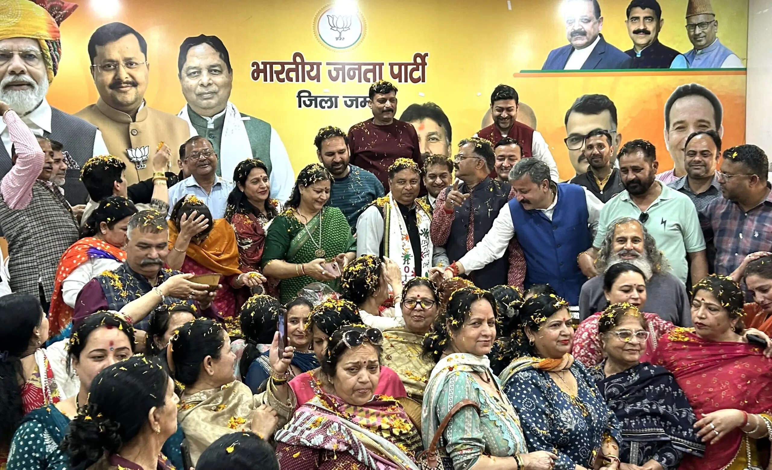 होली सत्य और भक्ति की विजय का प्रतीक है: सत शर्मा