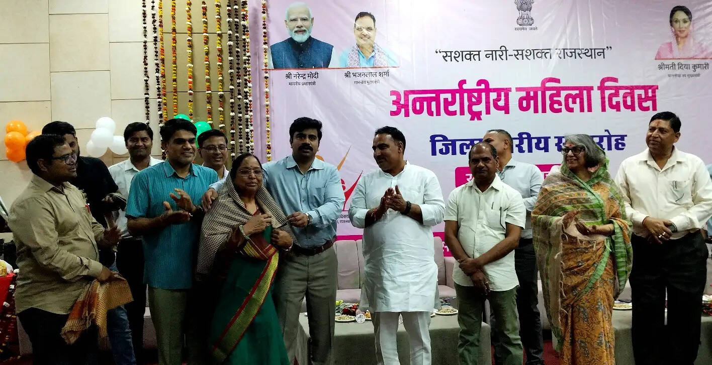 राष्ट्र निर्माण में नारी शक्ति से सक्रिय भूमिका निभाने का आह्वान