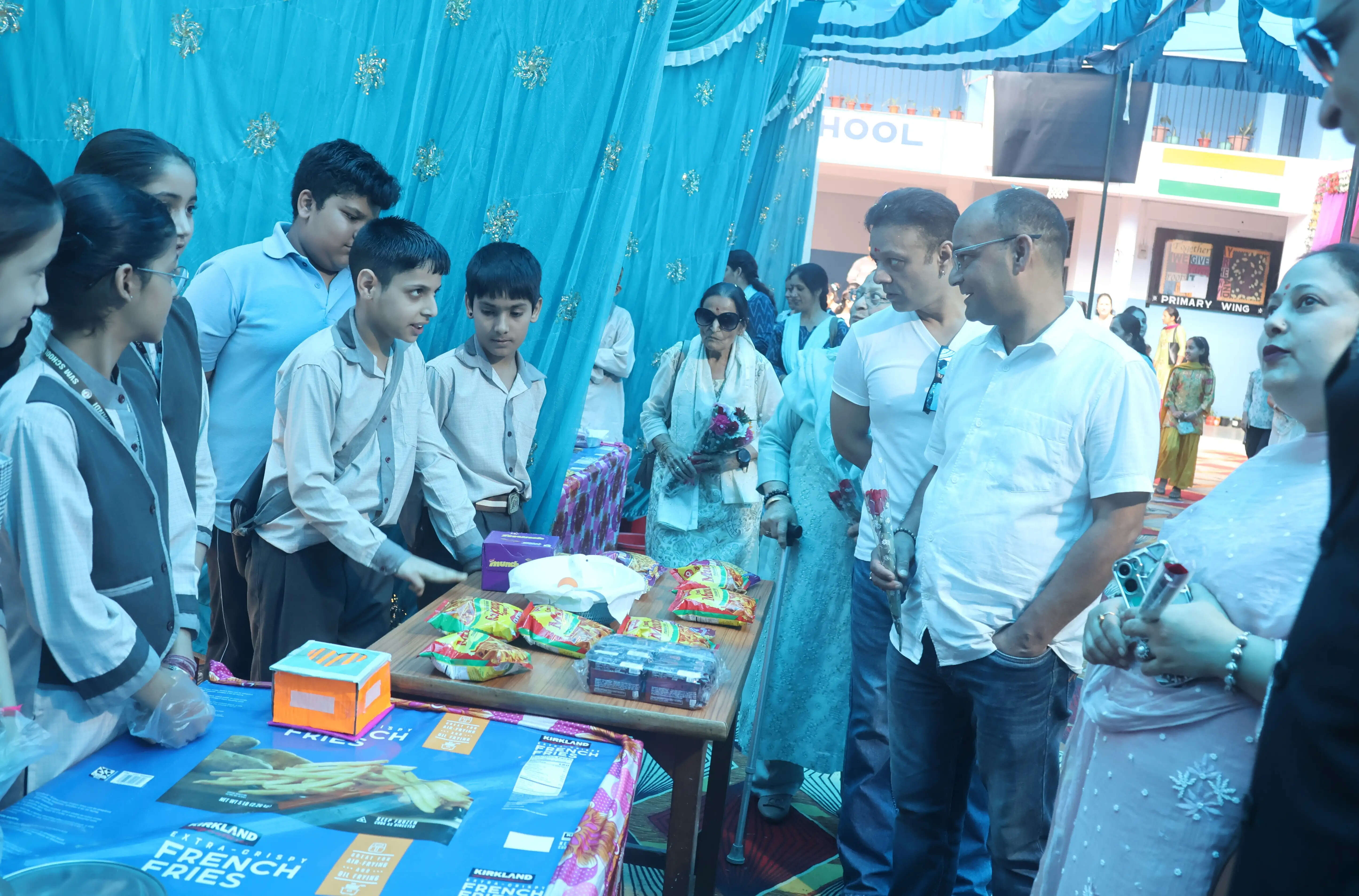 एसवीएम में स्कूल मेले का आयोजन