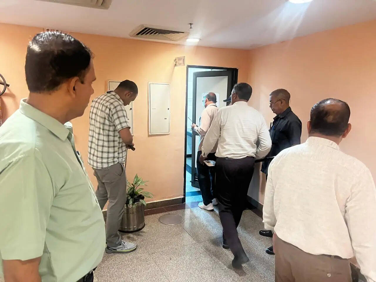 महापौर कार्यालय को फिर बम से उड़ाने की धमकी, पुलिस ने चलाया तलाशी अभियान