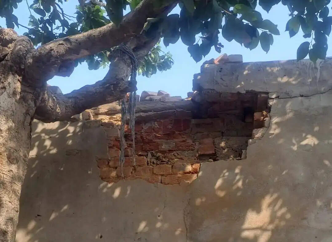 बशिष्ठ काली मंदिर में सनसनीखेज चोरी, देवी की प्रतिमा से ₹10 लाख के आभूषण की चोरी