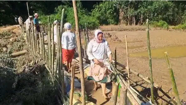 सरकारी मदद का इंतजार नहीं, टियोक के ग्रामीणों ने खुद ही मरम्मत की रिंगबांध