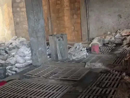 कपड़ा फैक्ट्री में स्लज टैंक की सफाई करते समय जहरीली गैस से तीीन मजदूरों की मौत