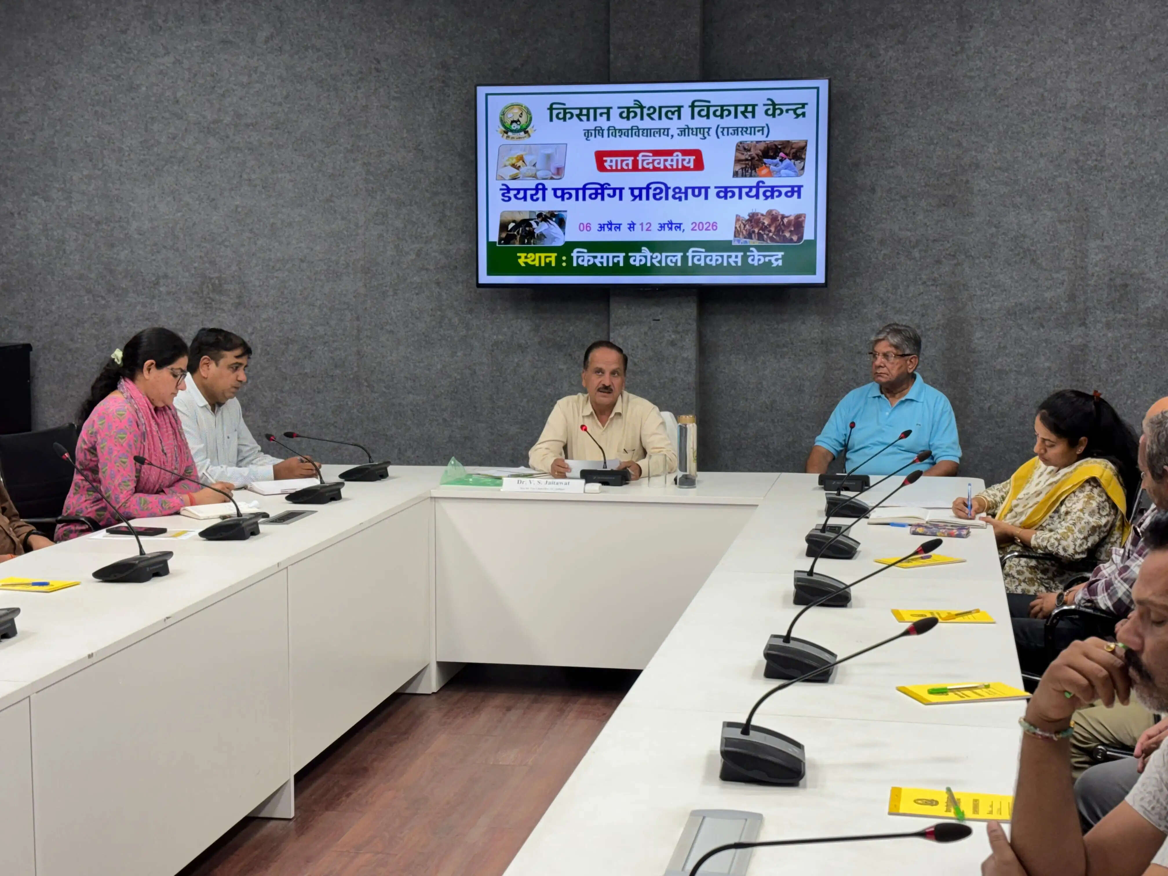 कृषि विश्वविद्यालय : डेयरी व्यवसाय में असीम संभावनाएं: कुलगुरु प्रो. जैतावत