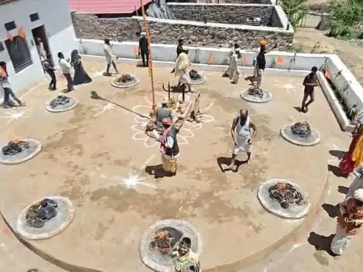 भीषण गर्मी में धधकती धूणियों के बीच 21 दिन तक तप