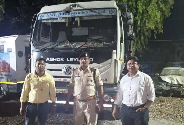 अवैध रेत परिवहन करते पकड़े गए 3 हाइवा, प्रशासन की बड़ी कार्रवाई