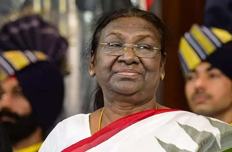 भारत को सिकल सेल एनीमिया मुक्त बनाने के लिए सभी भागीदार एकजुट होकर करें कार्य: राष्ट्रपति