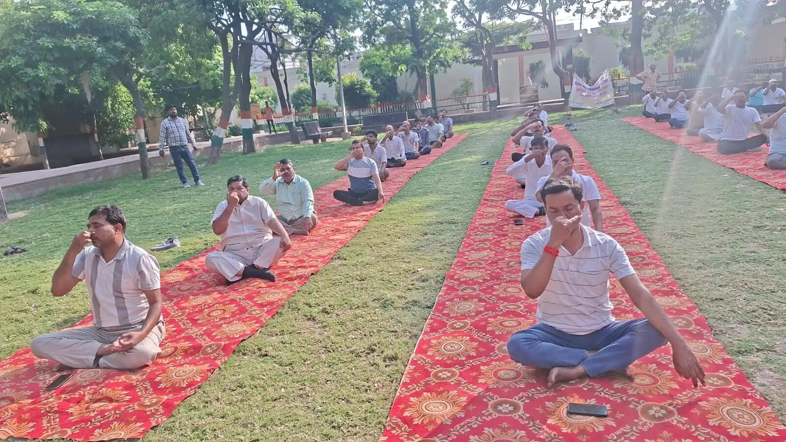 औरैया में योग सप्ताह शुरु, शहीद पार्क में योग शिविर आयोजित