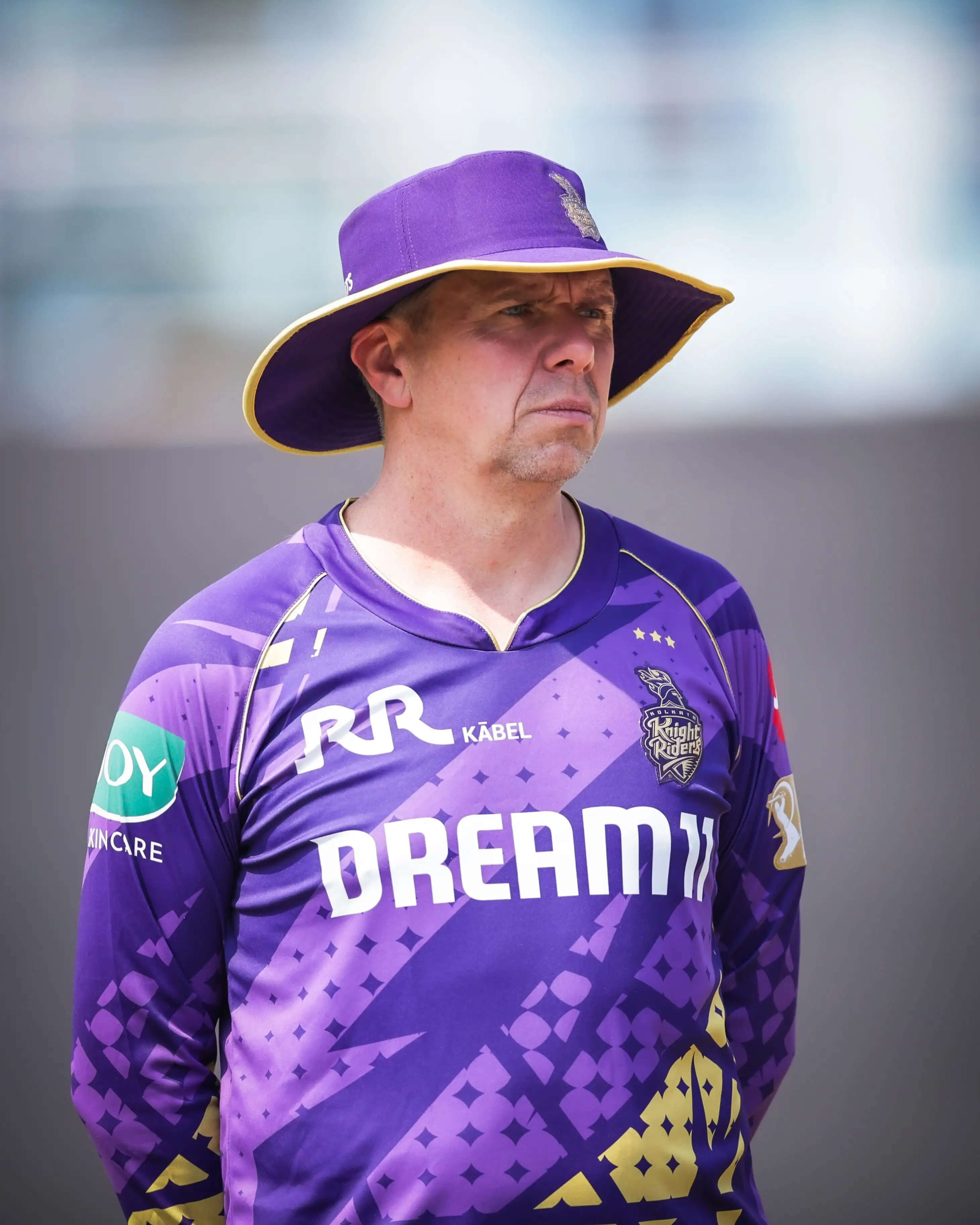 जीत-हार में ज्यादा उत्साहित या मायूस न हों: केकेआर स्पिन गेंदबाजी कोच कार्ल क्रो