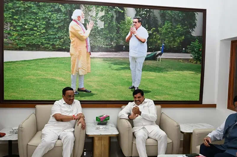 केंद्रीय जल शक्ति मंत्री पाटिल से मिले मप्र के मुख्यमंत्री, राज्य से जुड़े महत्वपूर्ण विषयों पर हुई चर्चा