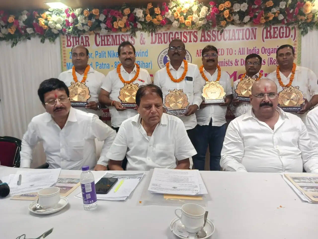 फारबिसगंज केमिस्टस एसोसिएशन के नवनिर्वाचित पदाधिकारियों काे किया गया सम्मानित