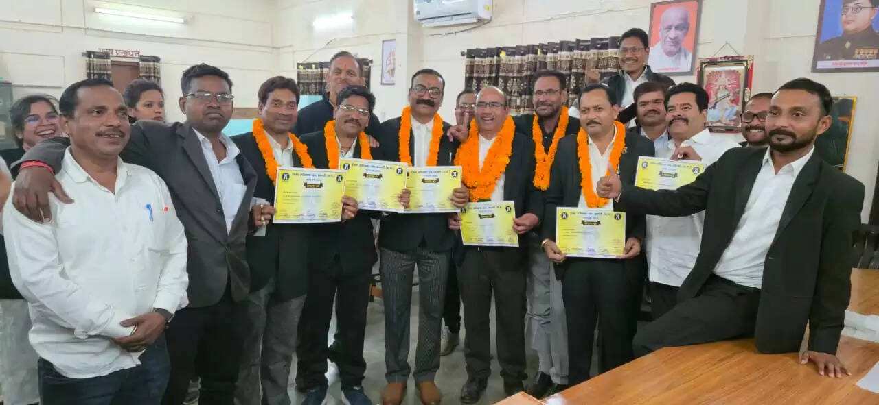 धमतरी : नीरजधर तिवारी अध्यक्ष एवं तल्लीनपुरी गोस्वामी सह सचिव बने