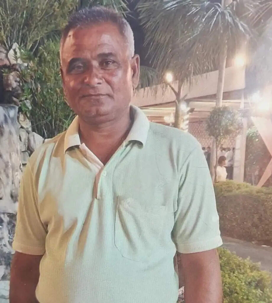 बिजनौर में दरोगा के पिता की गोली मार कर हत्या, ट्रैक्टर पर मिला खून से लथपथ शव