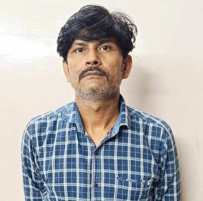 रायपुर पुलिस की बड़ी कार्रवाई: छह साल से फरार हिस्ट्रीशीटर संजय रक्सेल गिरफ्तार